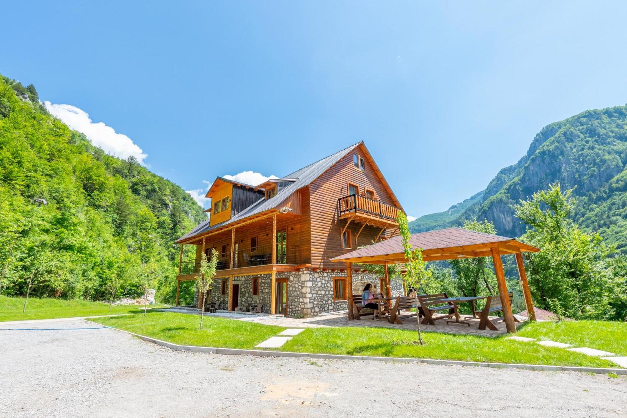 Gegest Hotel Theth Exterior photo