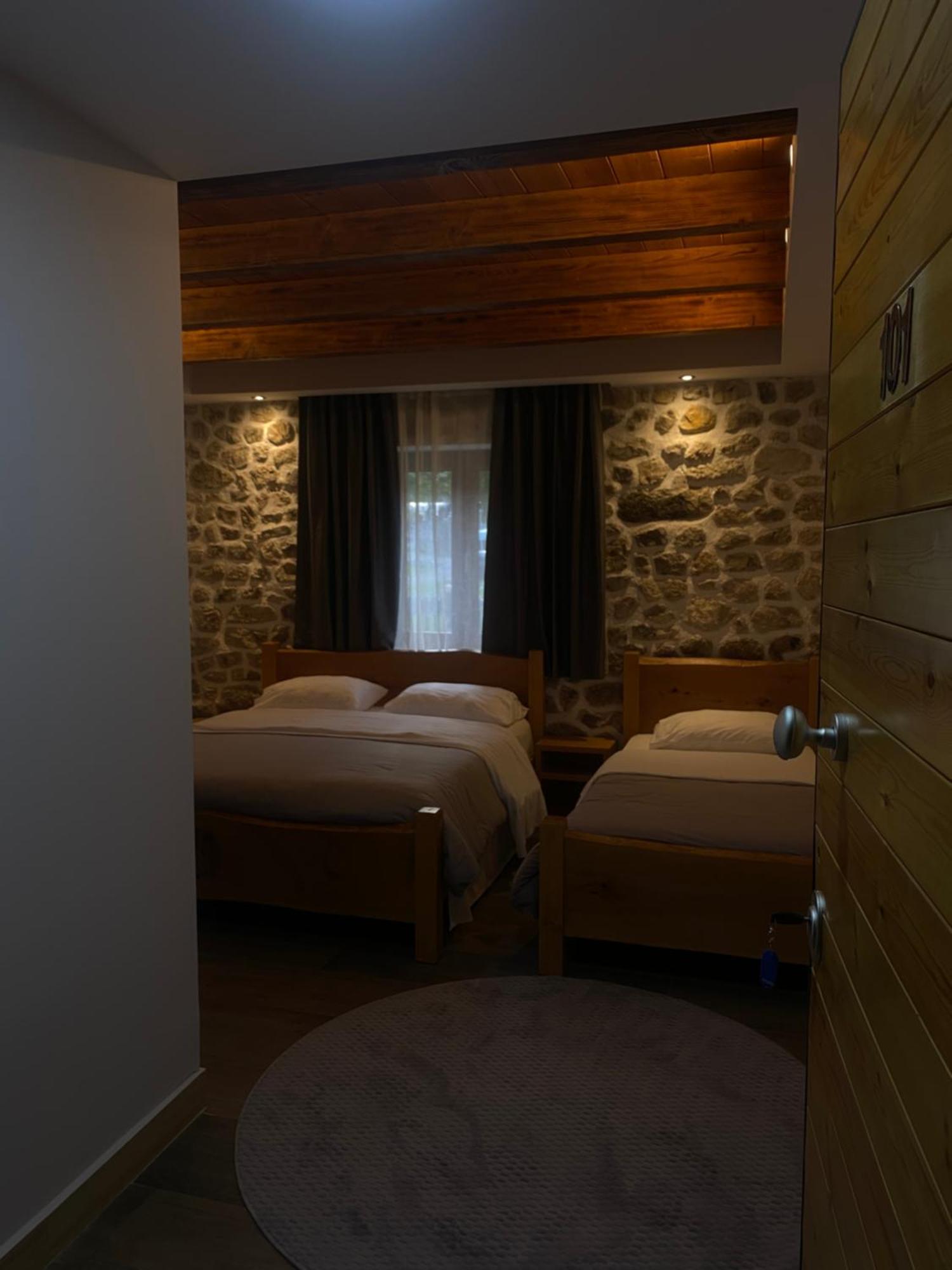 Gegest Hotel Theth Exterior photo